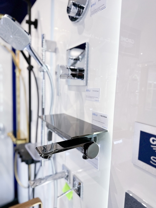 Chromowane baterie łazienkowe - zdjęcie od BLU salon łazienek Katowice