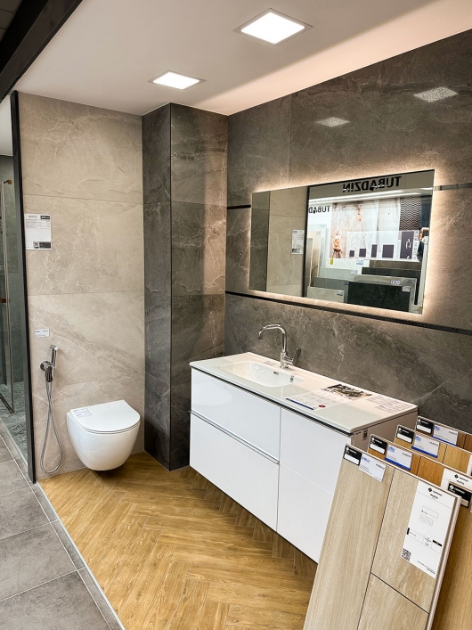 Kamienne płytki w łazience - zdjęcie od salonu BLU Cieszyn