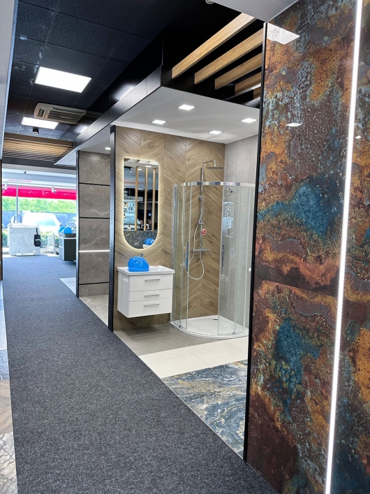 Łazienka z kabiną prysznicową - zdjęcie od BLU salon łazienek Katowice