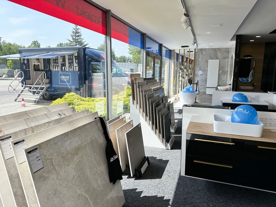 Płytki w różnych formatach i kolorach - zdjęcie od BLU salon łazienek Katowice