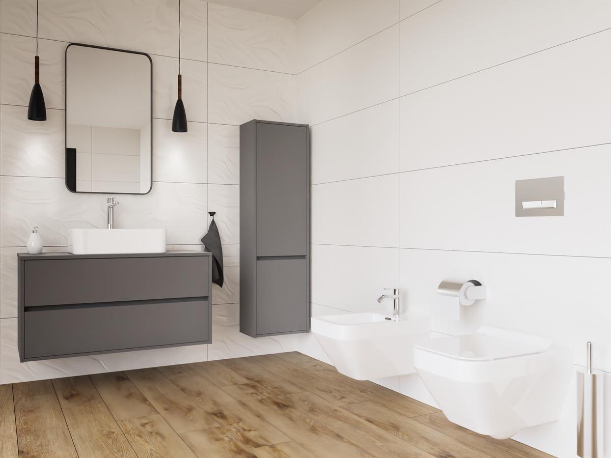 Projekt białej łazienki z płytką drewnopodobną i szarymi szafkami - BLU Salony Łazienek