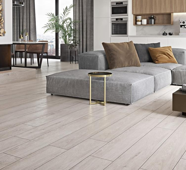 Jasna szarość w kolekcji Opoczno Grand Wood Prime - BLU Salony Łazienek
